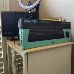 BRAND NEW IN BOX.  NEVER USED OR EVEN OPENED. LOGITECH MK545 ADVANCED WIRELESS KEYBOARD  EXCELLENT KEYBOARD. SELLS FOR $50 IN STORE. THIS ONE HAS NEVE