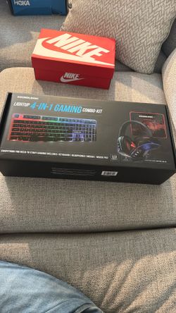Keyboard, Mouse, Headphones