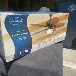New Indoor/outdoor Ceiling Fan In Box