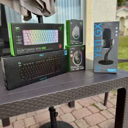RGB Gaming Bundle Keyboard Mouse Mic Logitech Razer New Box Pickup Today Deal