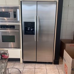 KitchenAid Refrigerator 35 Inch Dual Door W Ice maker Kitchen  Aid