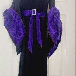 Witch With Broom Halloween Custome Size 8/10