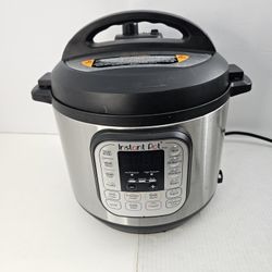 Instant Pot Duo 60 V5 6Qt 7-in-1 Multi-Use Pressure Cooker Rice Slow Cooker Used