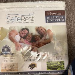 NEW Safe Rest Premium Mattress Protector King