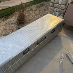 husky box 