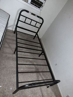 Bed frame twim