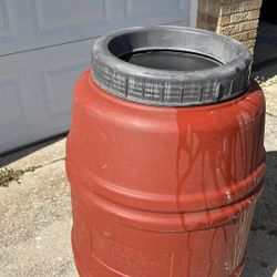 Large water barrel 
