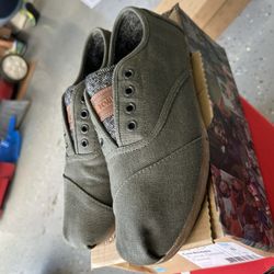 Size 8 men’s toms Cordones Forest Green Fleece