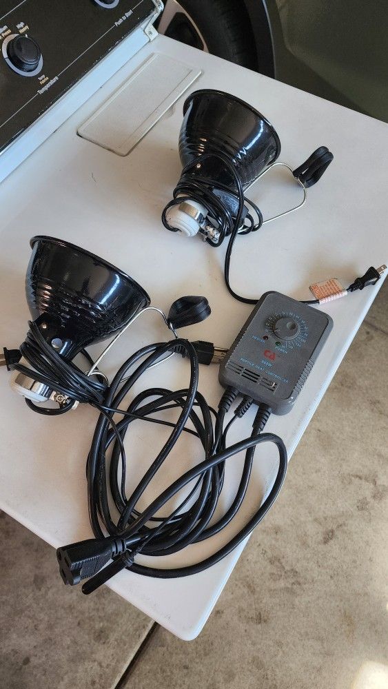 2 Reptile Heat Lamp Fixtures And One Reptile Heat Controller $25 For All
