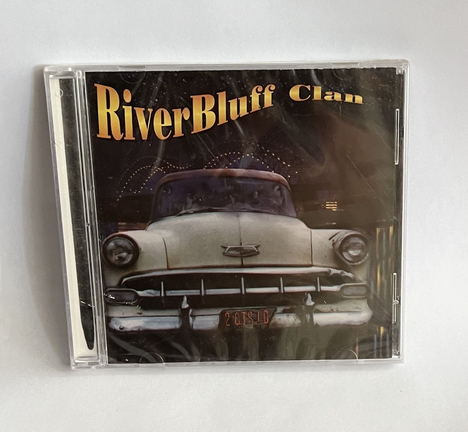 Two Quarts Low by RiverBluff Clan (CD, May-1999, Fat Chance)   