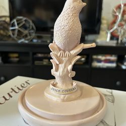 RARE JUICY COUTURE CLASSIC LIGHT PINK BIRD EARRING DISPLAY “NO PLASTIC DOME”