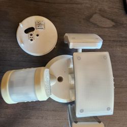 Defiant 270 Motion sensor light