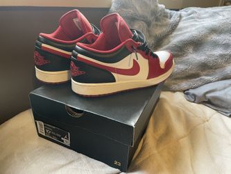  Air Jordan 1 Low 'Reverse Black Toe