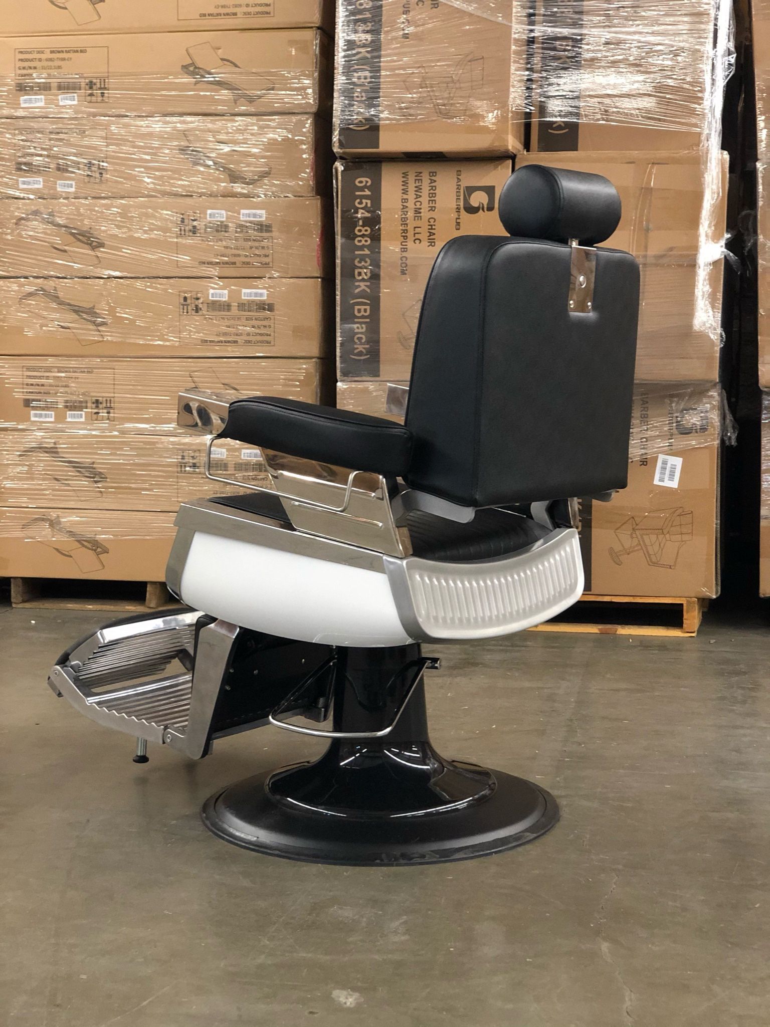 All purpose heavy duty vintage Hydraulic Recline barber chair salon
