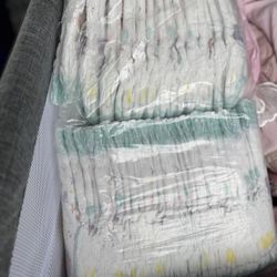 Diapers Pampers pull ups 44 pieces  size 5 