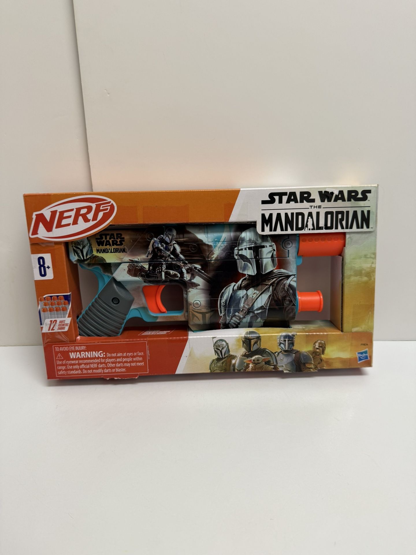 NIB Nerf Star Wars The Mandalorian Dart Blaster with 12 Nerf Elite Darts