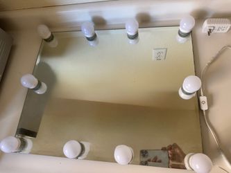 Hollywood Vanity Style Mirror with LED Bulbs