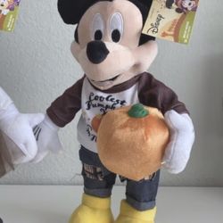 Mickey Mouse Thanksgiving Door Greeter 