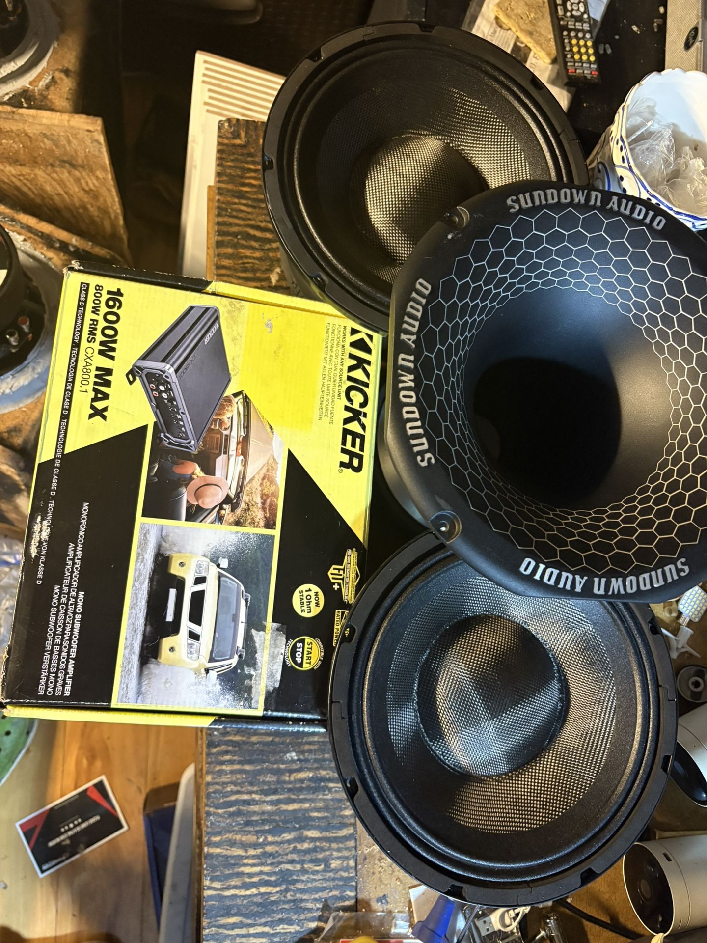 18” Sundown And Kicker Combo Read Description