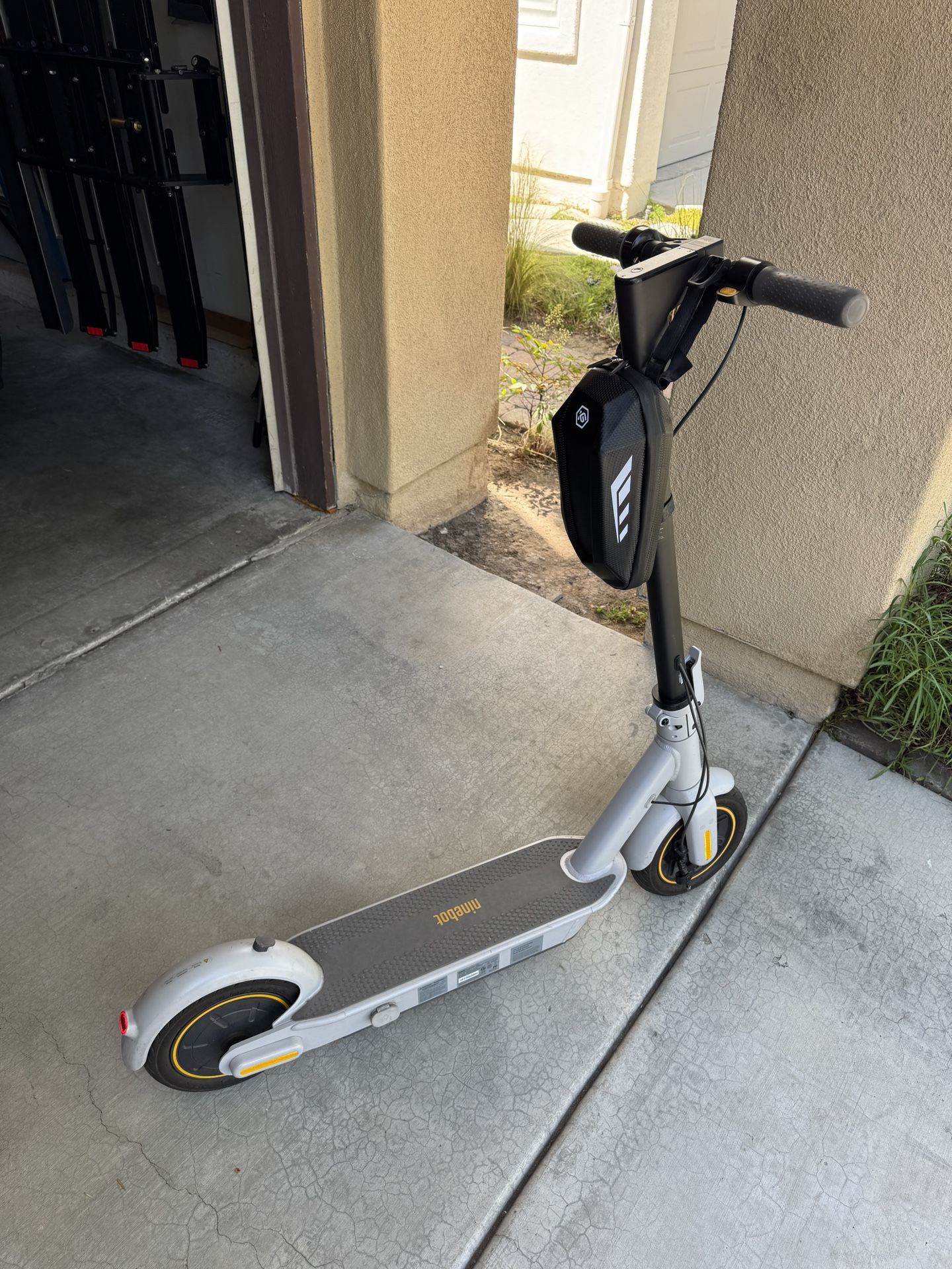 Segway Ninebot MAX Electric Kick Scooter w/Powerful Motor, Long Miles Range, 18.6 & 22mph Top Speed