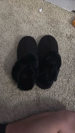 House slippers (size 9-10