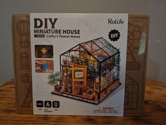 NEW SEALED Rolife Cathy’s Flower House DIY Miniature Kit DG104
