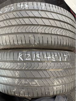 (2) 17” Kumho 215/45/17 used tires like new