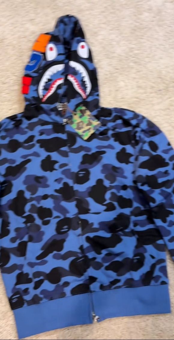 bape zip up hoodie