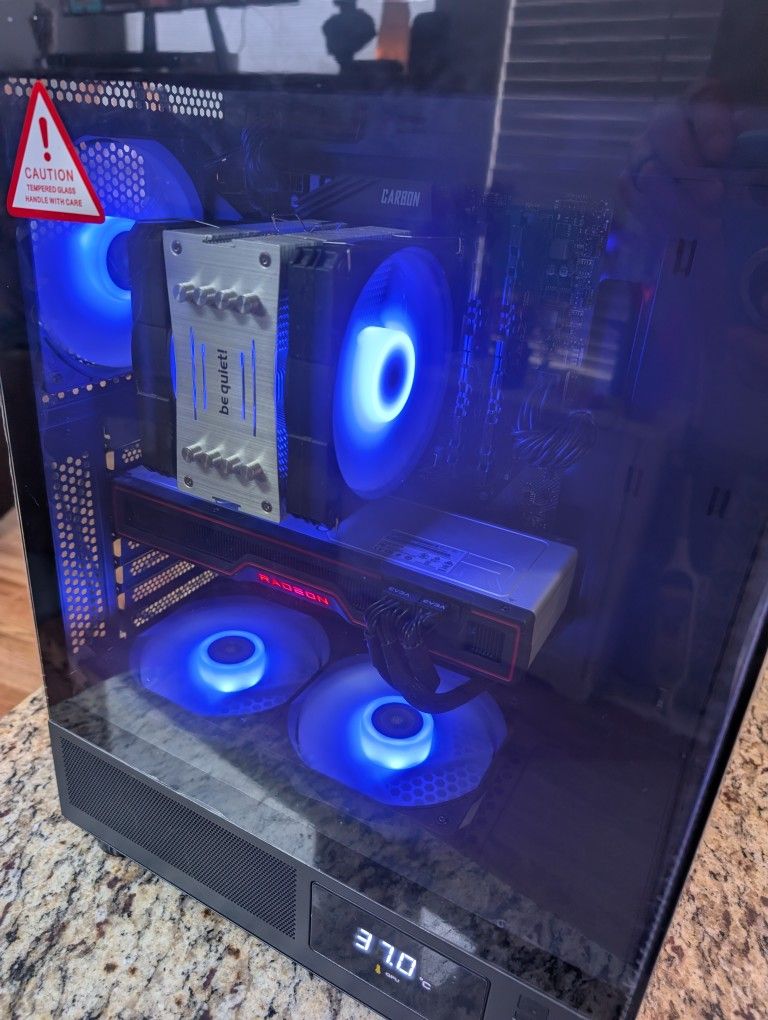 Custom Ryzen Gaming/
Production PC