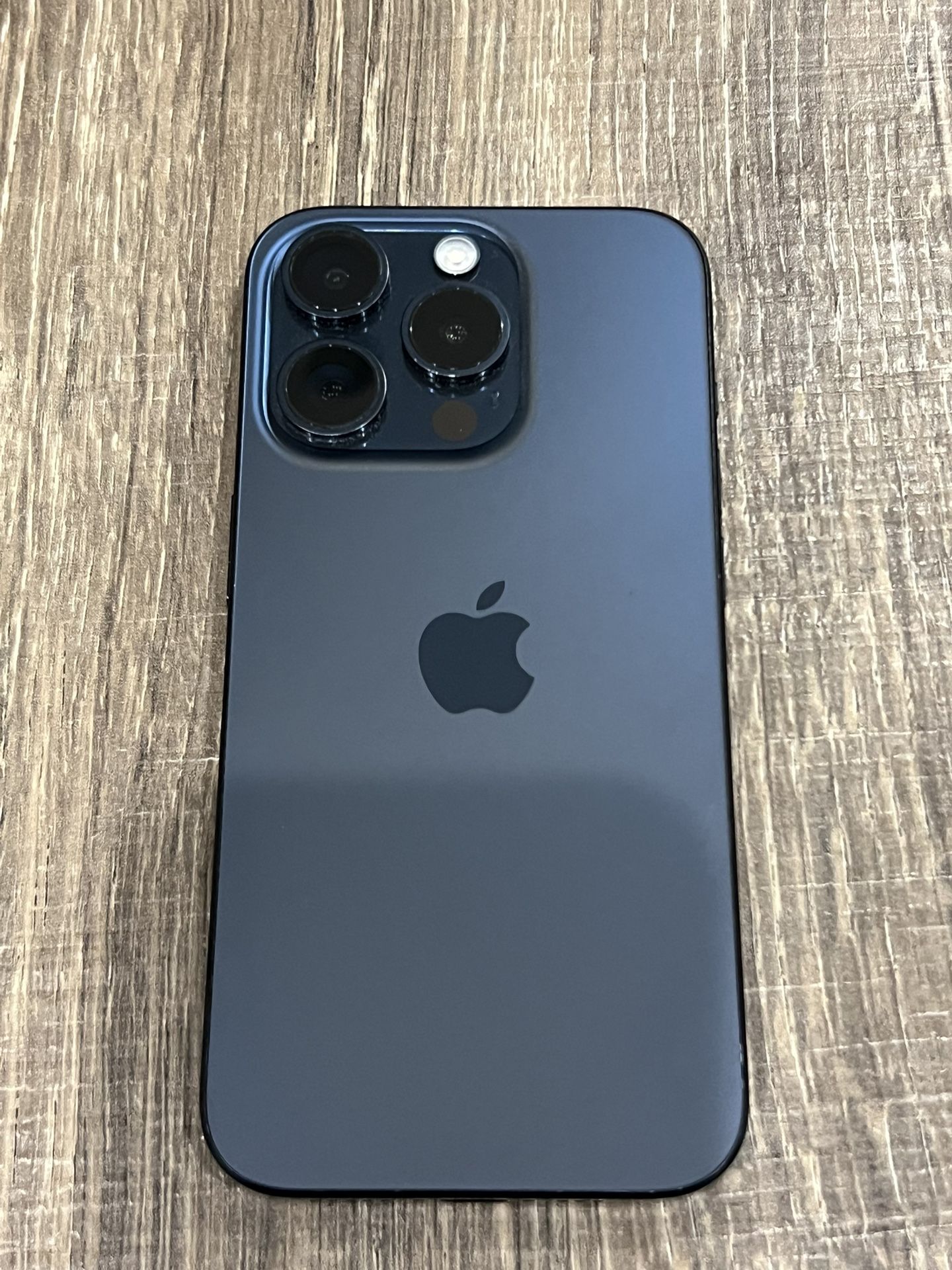 IPHONE 15 Pro Unlocked