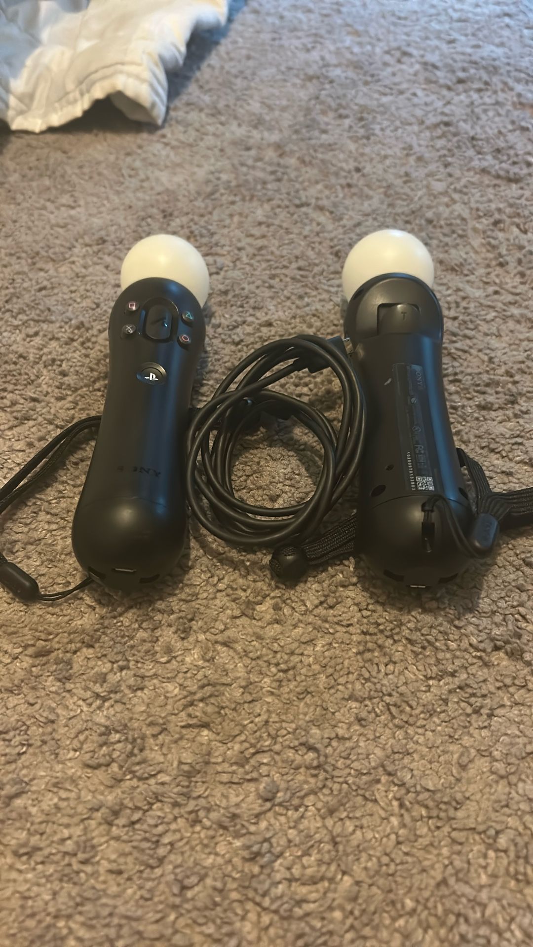 2- PlayStation 4 VR Motion Controllers