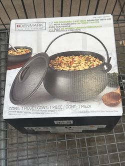 Denmark 6 Qt Pre-Seasoned Cast Iron Bean Pot with Lid