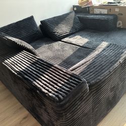 Like-New Couch – $800 Value, Only $300 OBO! 🛋️