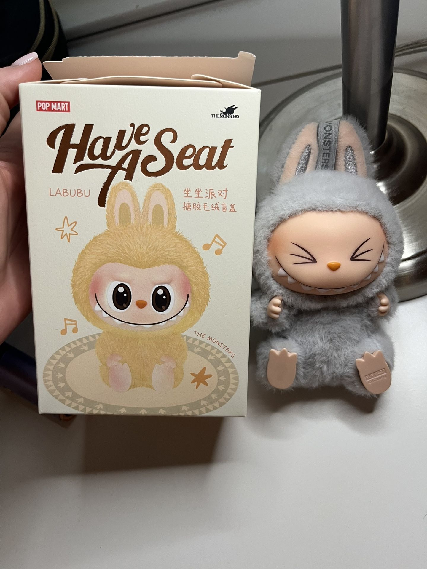 LABUBU- HEHE SITTING