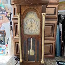 Vintage United Clock Corp Pendulum Electric Clock