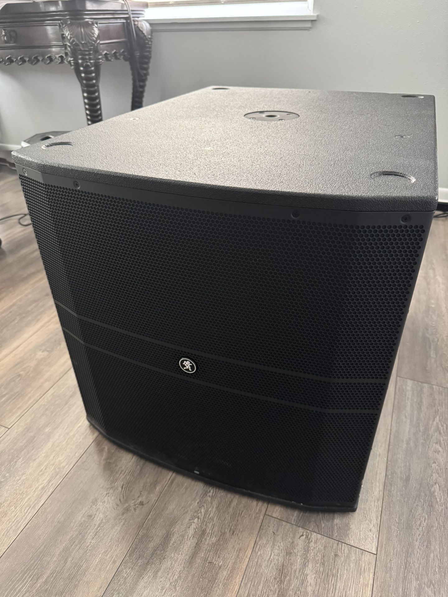 DRM18S - Subwoofer 18in Mackie 2300W