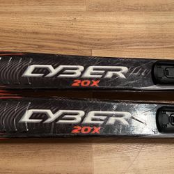 Cyber 20x head skis