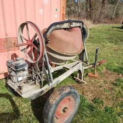 Concrete Mixer/Gas Powered 
