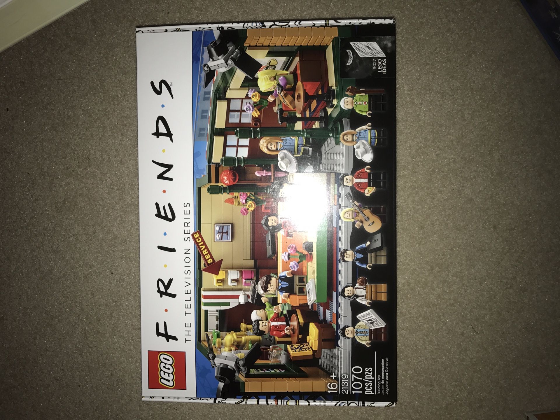 Brand new sold out lego friends tv series central perk sealed - Main Image