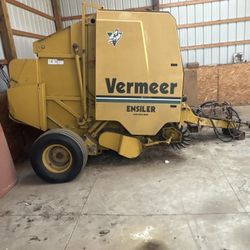 Vermeer Round Hay Baler