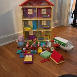 Peppa Pig House and accessories 