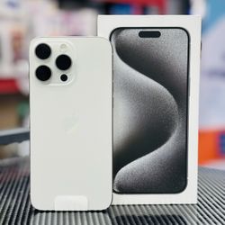 iPhone 15 Pro Max (Factory Unlocked)