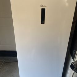 Midea Upright Freezer / Refrigerator – Convertible