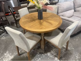 5pc New Nuevo circle table and 4 dining chairs $450 oboe