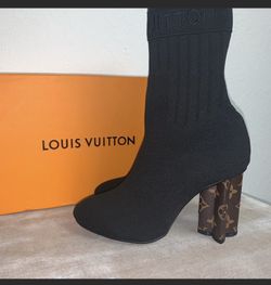 Women Silhouette Boot sz 9