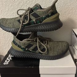 Adidas Men’s Size 9.5