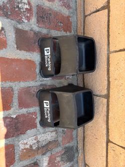 Skateboard stands