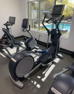 Precor 835 Elliptical Converging Ramp with P80 console 