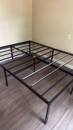 Queen Black Metal Platform Bed Frame