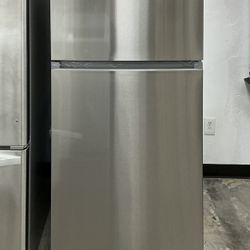 Midea 18.1 cu. ft. Standard-Depth Refrigerator Fingerprint Resistant